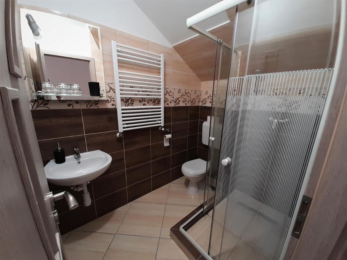 Bársony Vendéglő és Panzió Szecseny Exterior foto